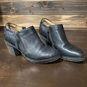 Halsa Rylee Floral Embossed Leather Bootie Size 7.5